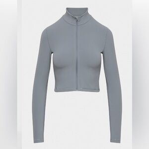 Aritzia Golden
BUTTER Limit Zip Longsleeve Mockneck Jacket Shady Blue NWT